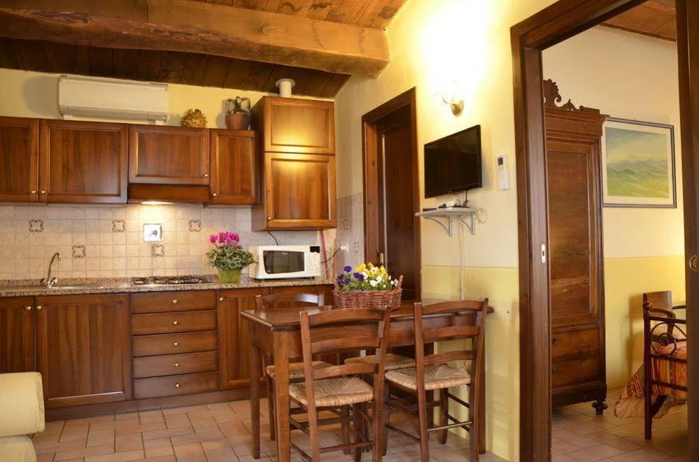 Agriturismo Le Due Torri Torre Quadrano Spello Exteriér fotografie