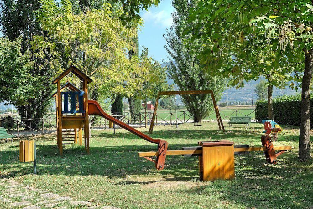 Agriturismo Le Due Torri Torre Quadrano Spello Exteriér fotografie