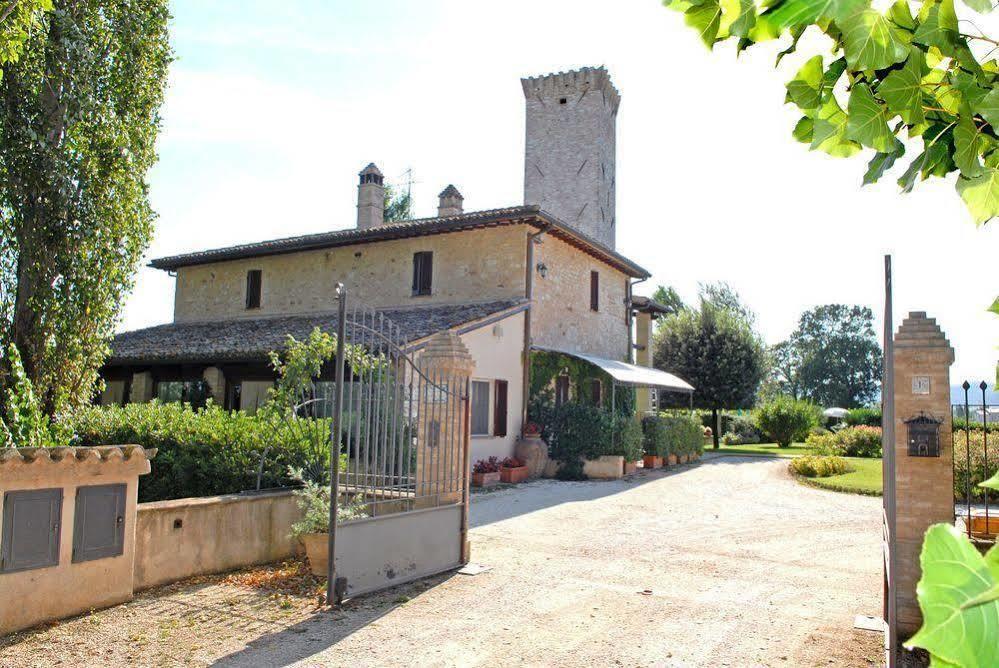 Agriturismo Le Due Torri Torre Quadrano Spello Exteriér fotografie
