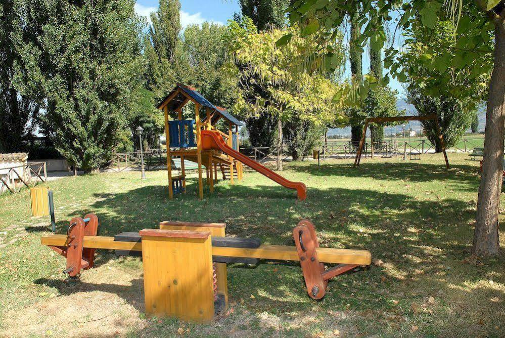 Agriturismo Le Due Torri Torre Quadrano Spello Exteriér fotografie