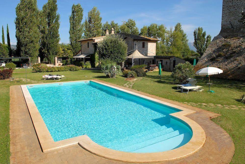 Agriturismo Le Due Torri Torre Quadrano Spello Exteriér fotografie